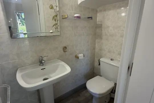 Image 8 thumb