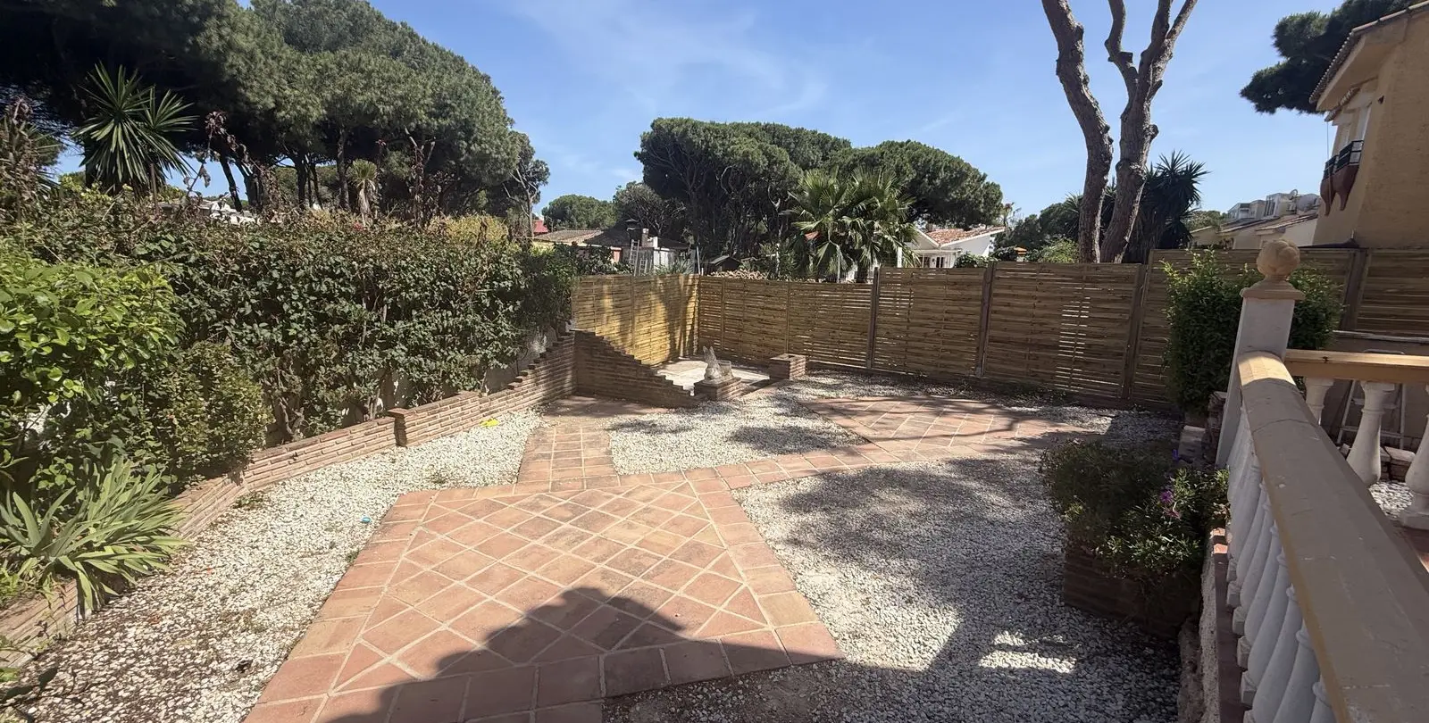 Venta de casa pareada en Calahonda 23