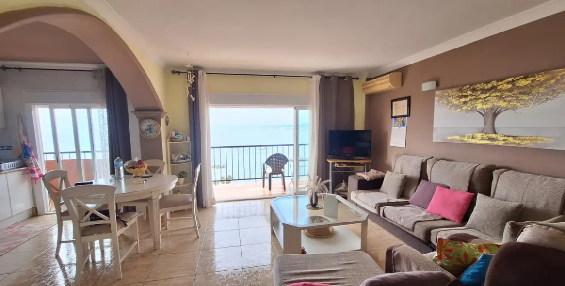 Sale of middle floor apartment in Estepona 4