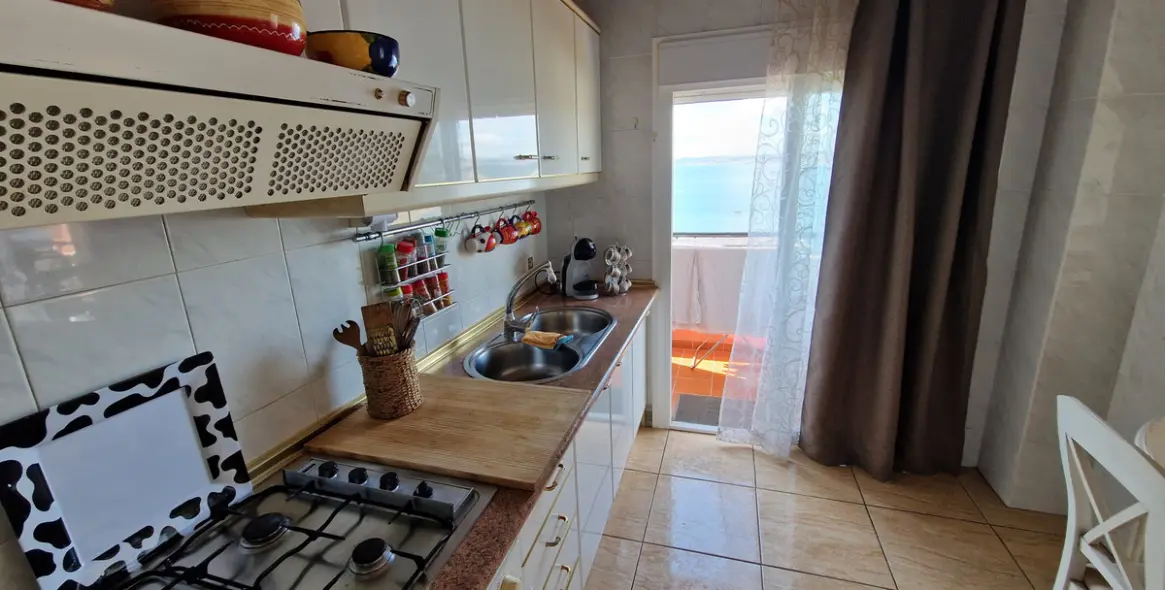 Sale of middle floor apartment in Estepona 9