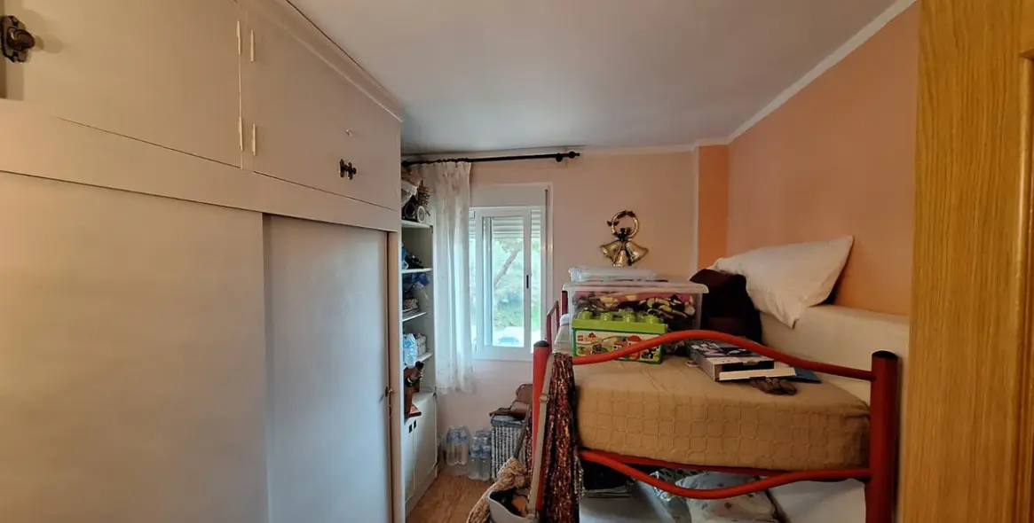 Sale of middle floor apartment in Estepona 18