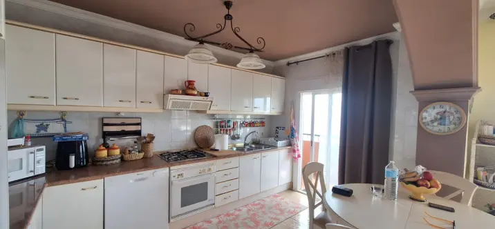 Sale of middle floor apartment in Estepona 4