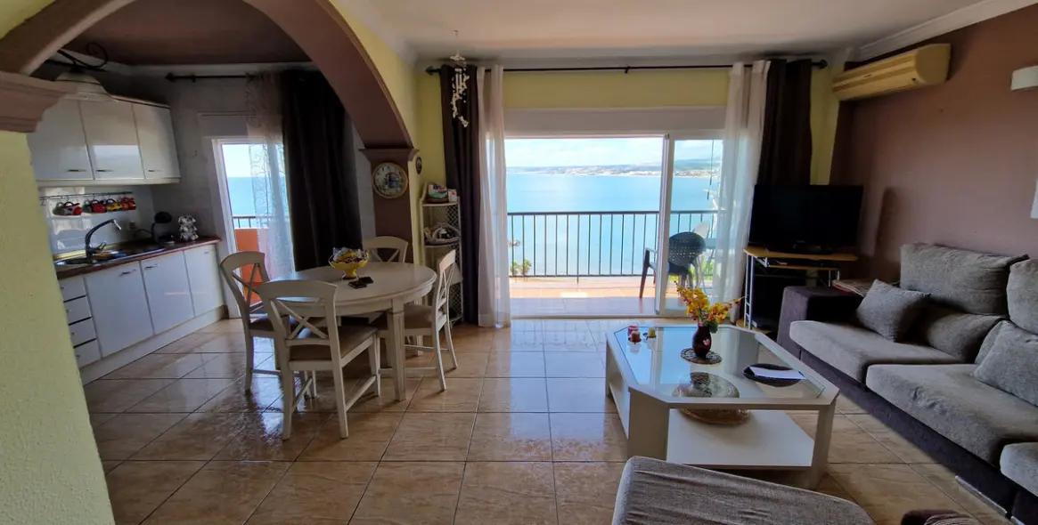 Sale of middle floor apartment in Estepona 6