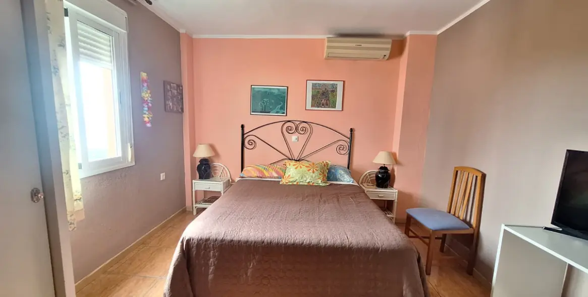 Sale of middle floor apartment in Estepona 17