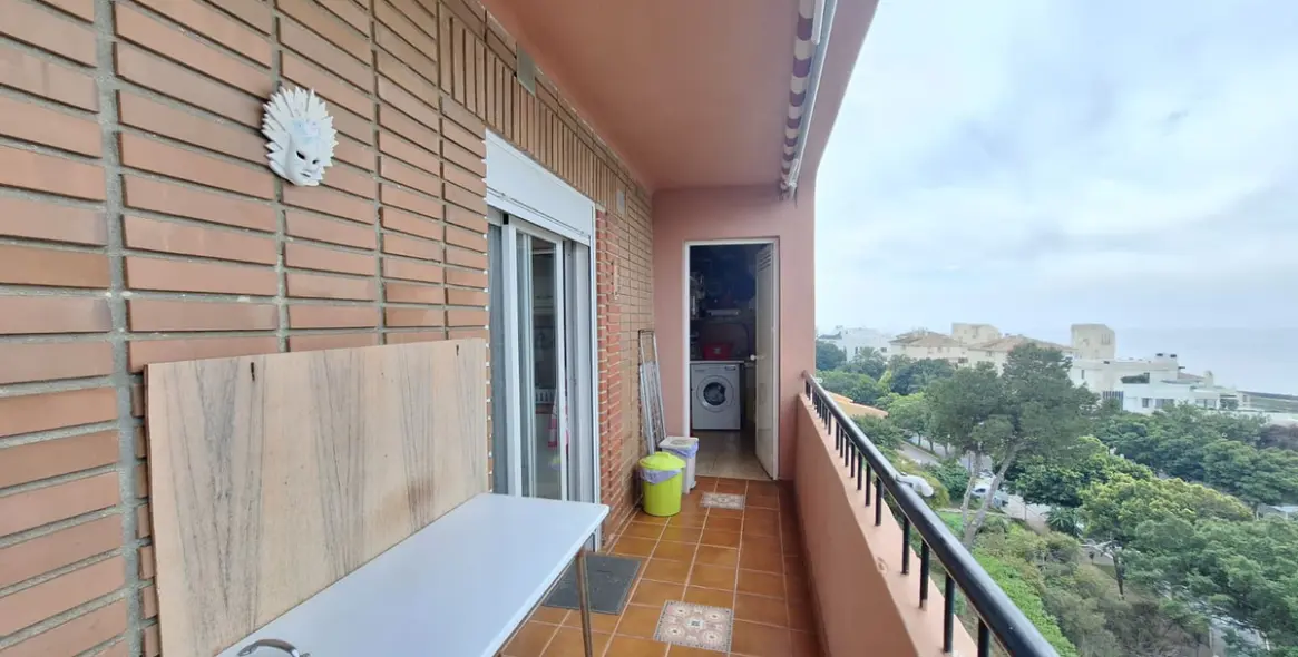 Sale of middle floor apartment in Estepona 23