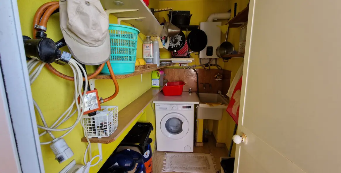Sale of middle floor apartment in Estepona 24