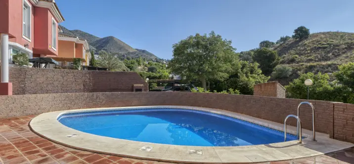 Продажа дома на две семьи в Benalmadena 2