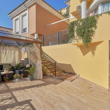 Продажа дома на две семьи в Benalmadena