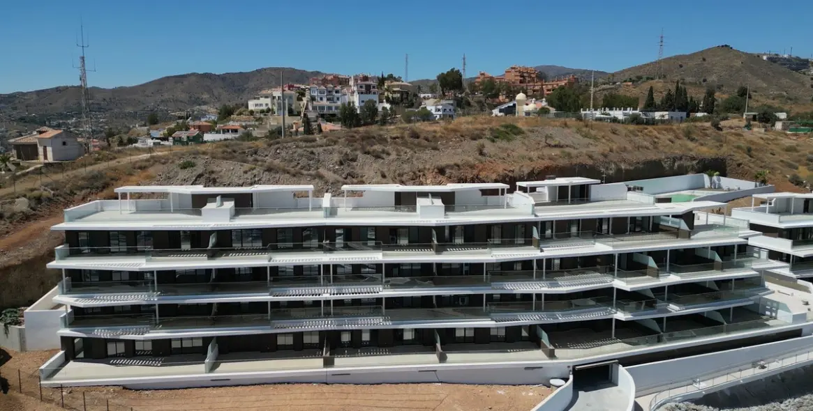 Sale of middle floor apartment in Rincón de la Victoria 2