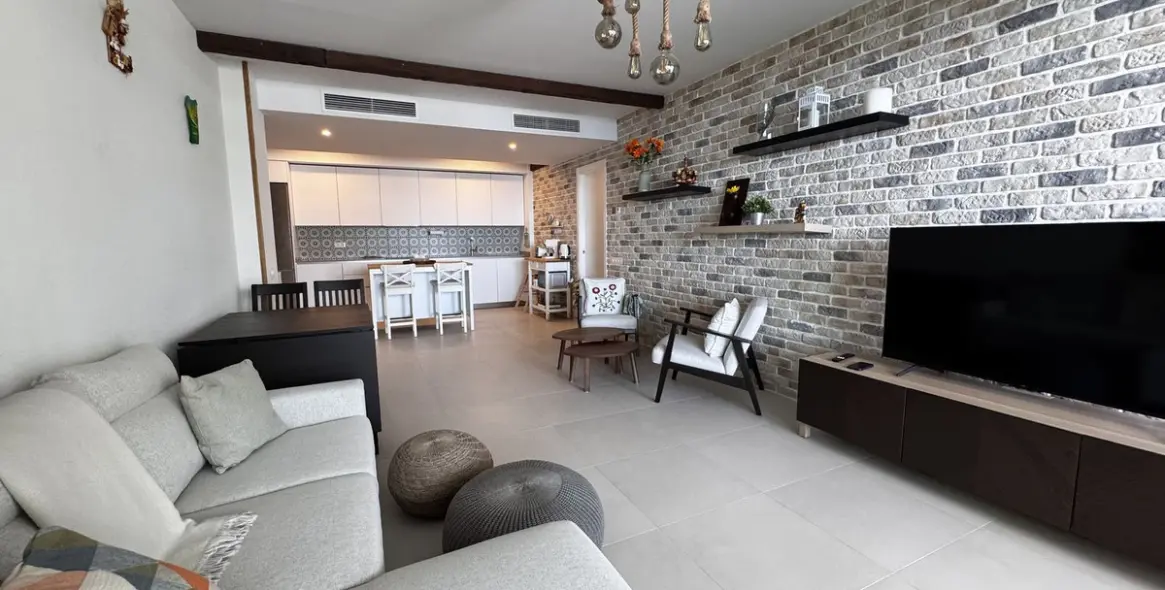 Sale of middle floor apartment in Rincón de la Victoria 11