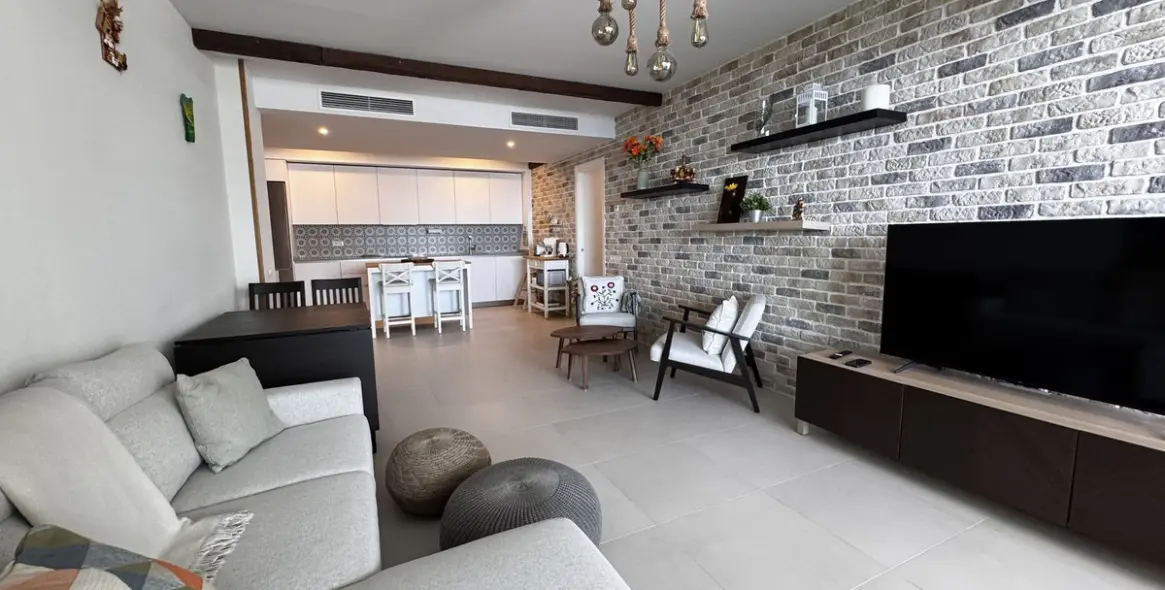 Sale of middle floor apartment in Rincón de la Victoria 12