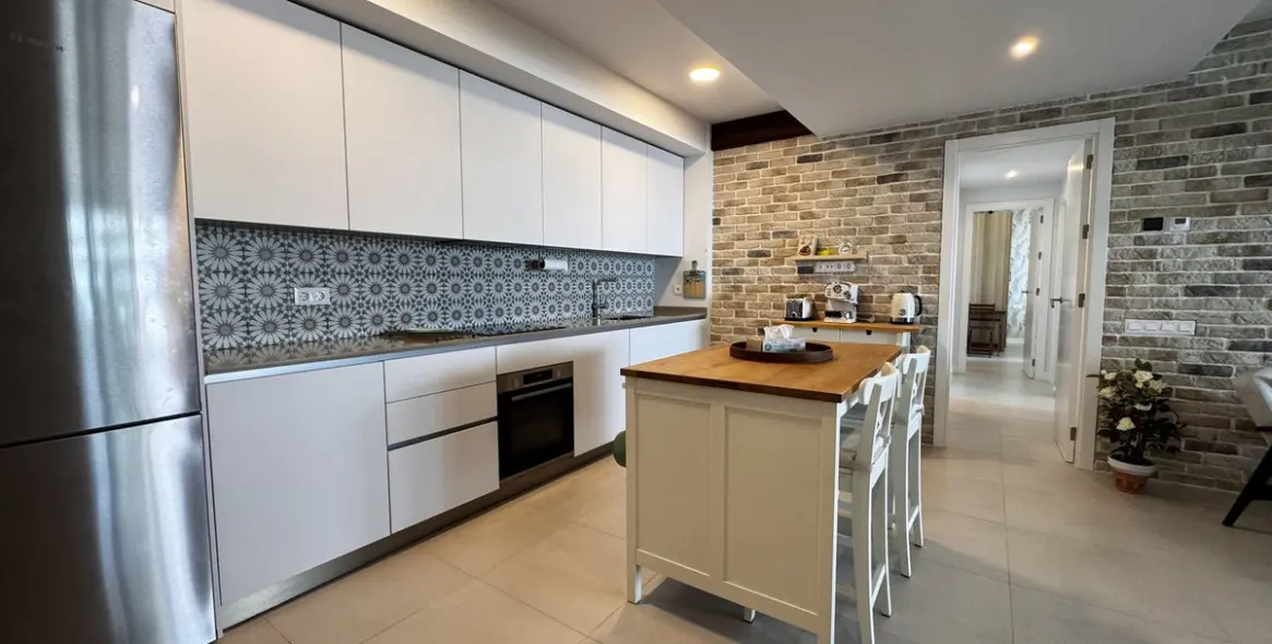 Sale of middle floor apartment in Rincón de la Victoria 13