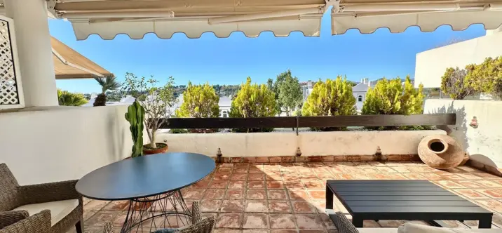 Sale of middle floor apartment in Nueva Andalucía 4
