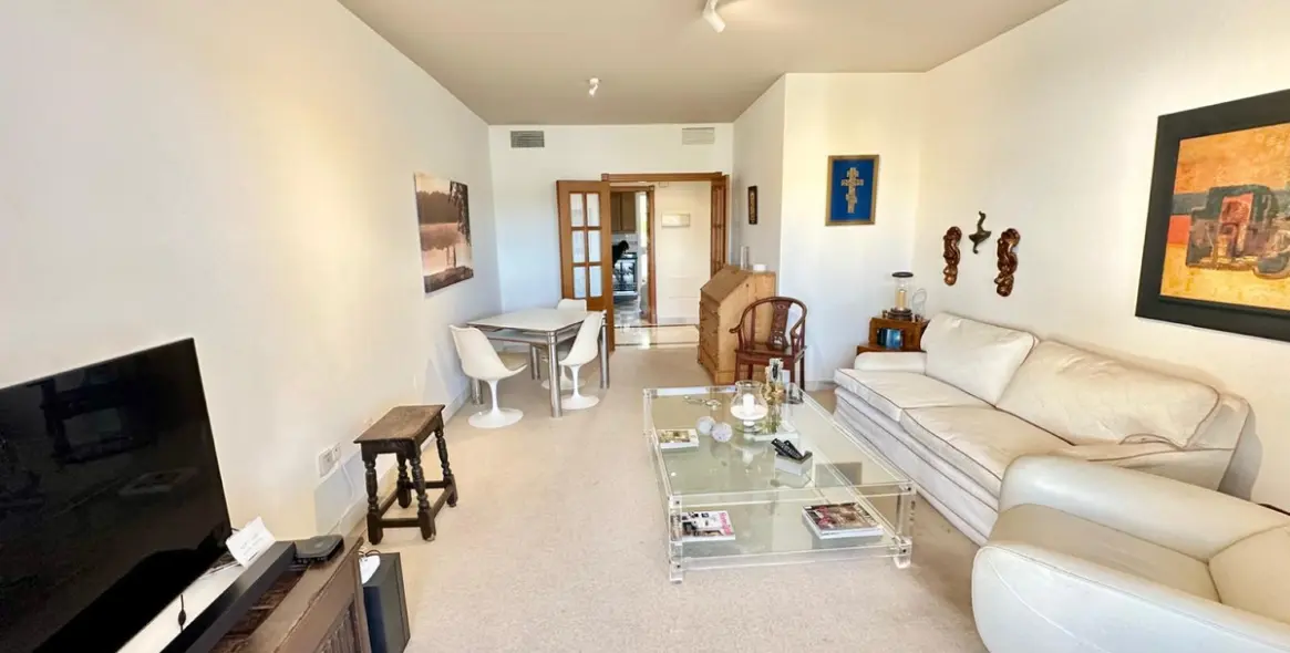 Venta de apartamento en planta media en Nueva Andalucía 8