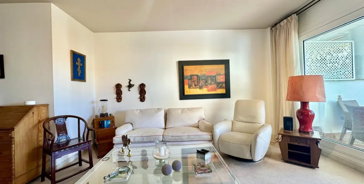 Venta de apartamento en planta media en Nueva Andalucía 9