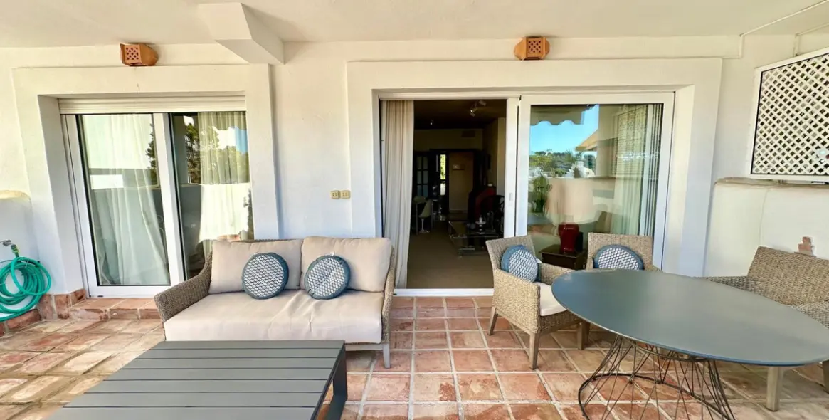 Venta de apartamento en planta media en Nueva Andalucía 20