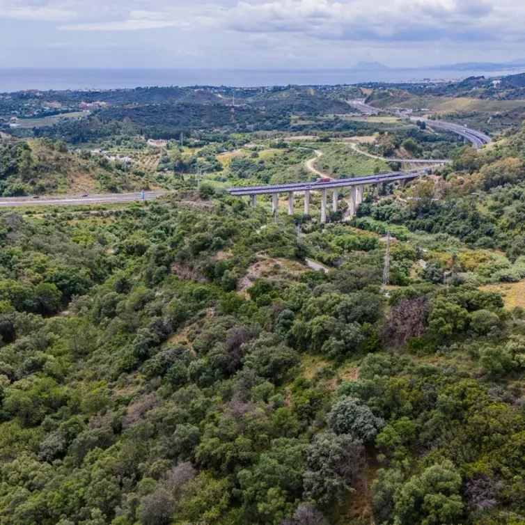 Продажа  жилого участка в Estepona