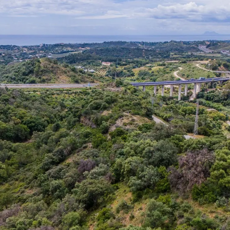 Продажа  жилого участка в Estepona