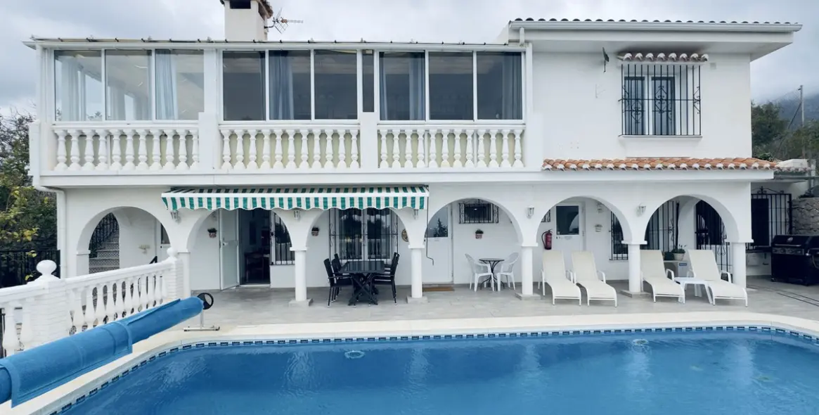 Продажа  отдельно стоящей виллы в Mijas 23