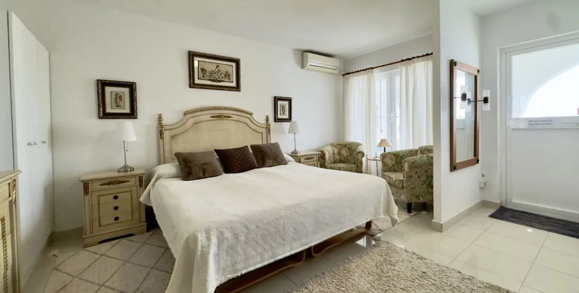 Продажа  отдельно стоящей виллы в Mijas 30