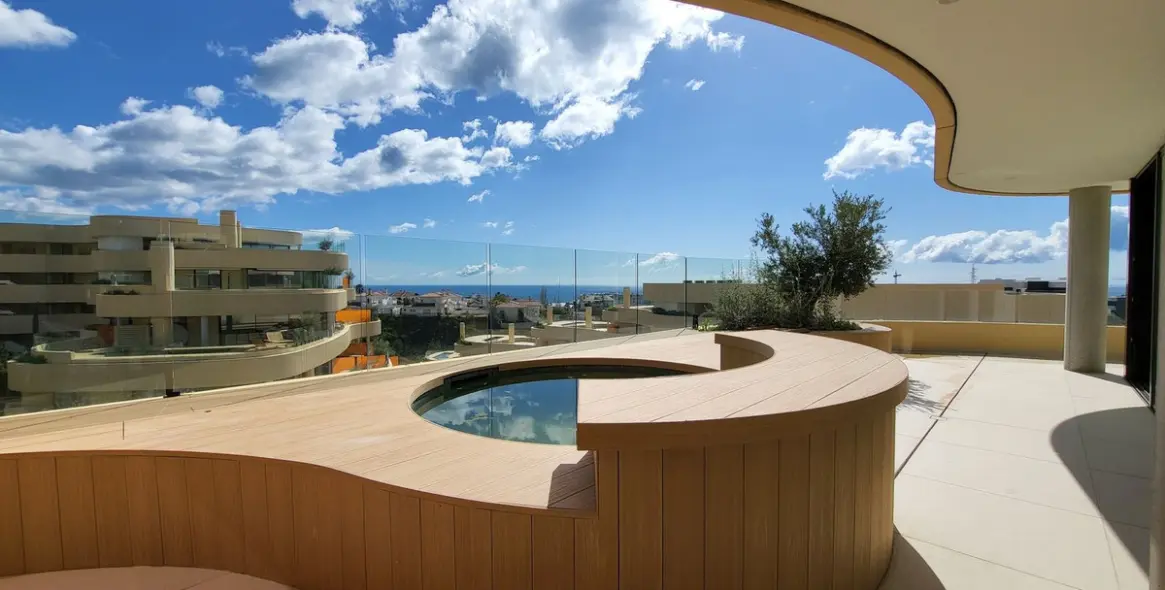 Sale of penthouse in Higueron 1