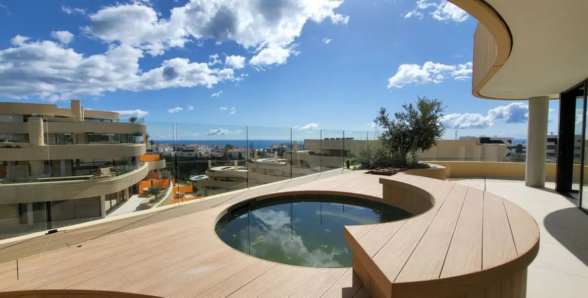 Sale of penthouse in Higueron 8