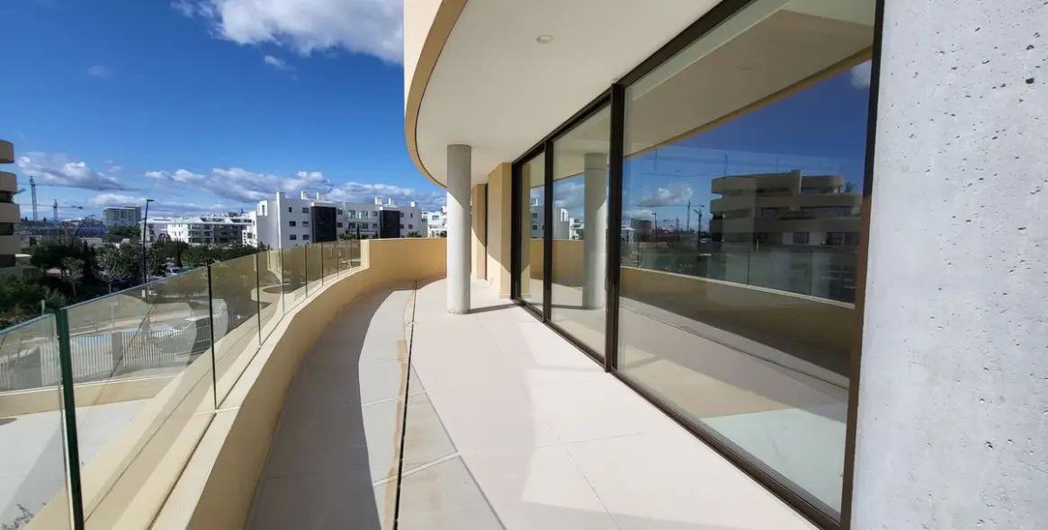 Sale of penthouse in Higueron 9