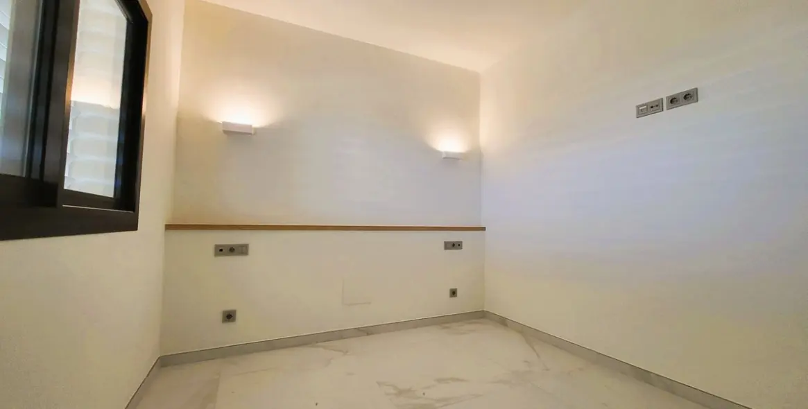 Sale of penthouse in Higueron 12