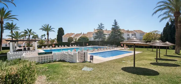 Venta de apartamento en planta baja en Nueva Andalucía 3