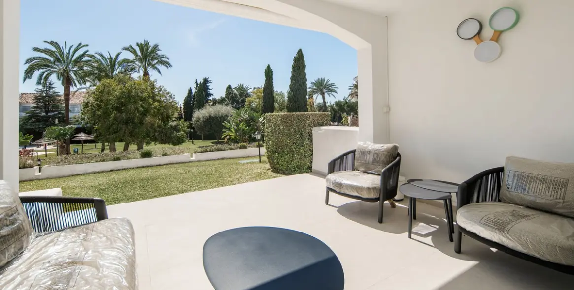 Продажа апартаментов на первом этаже в Nueva Andalucía 5