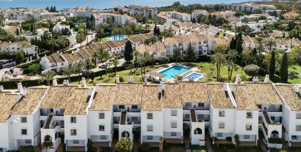 Продажа апартаментов на первом этаже в Nueva Andalucía 22