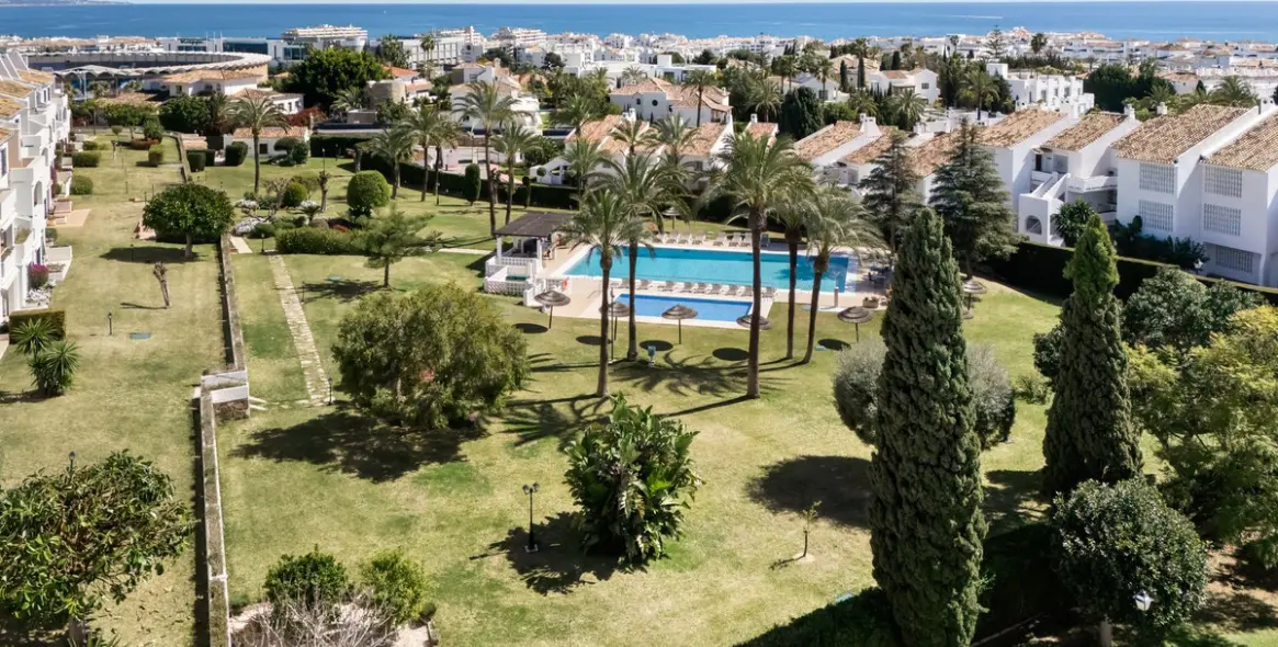 Продажа апартаментов на первом этаже в Nueva Andalucía 24