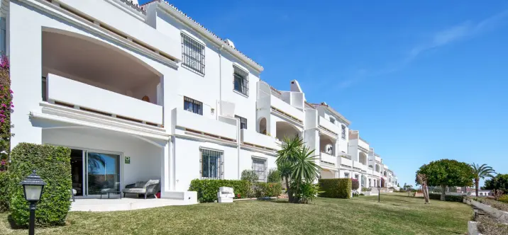 Venta de apartamento en planta baja en Nueva Andalucía 0
