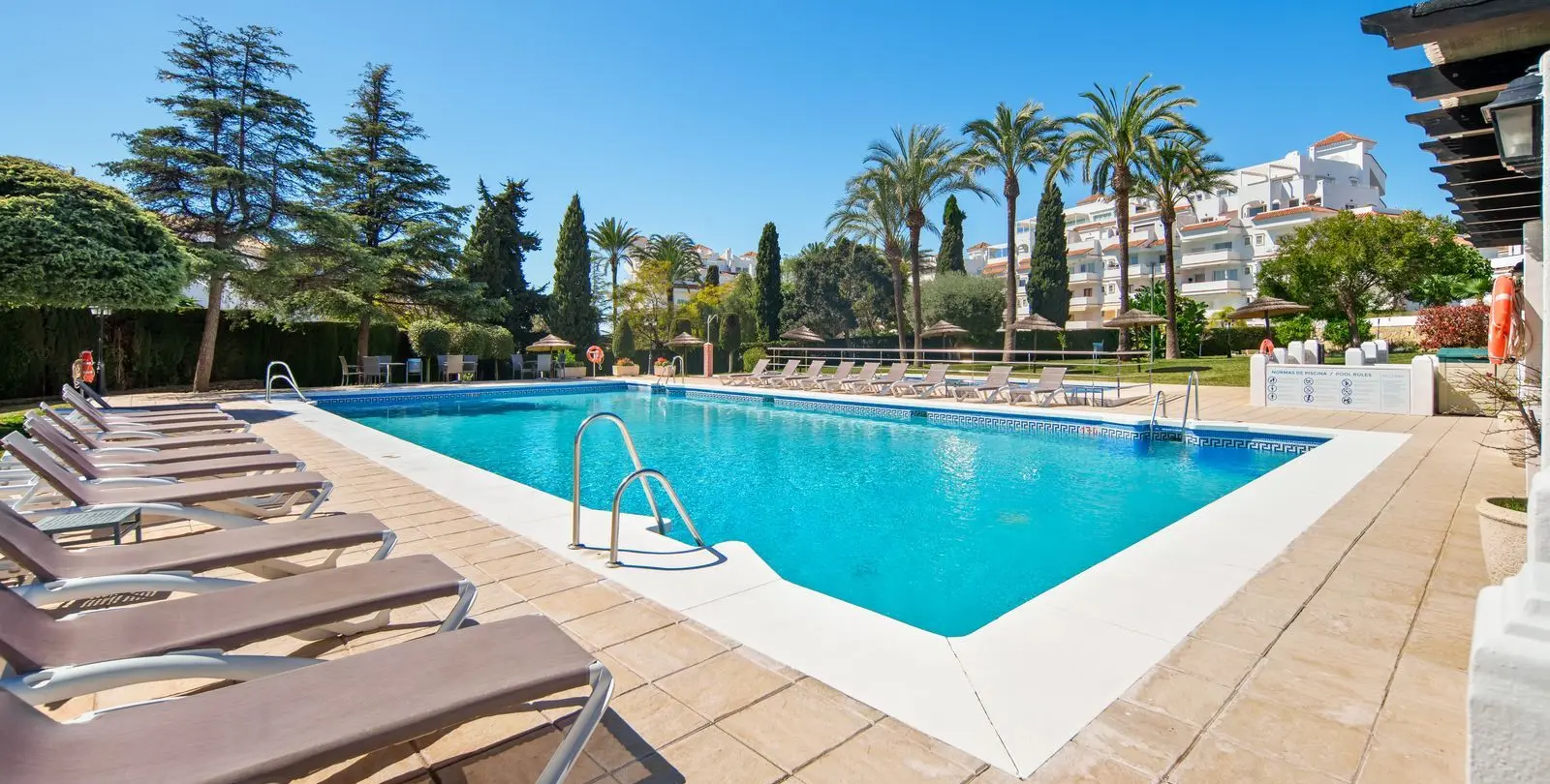 Venta de apartamento en planta baja en Nueva Andalucía 3