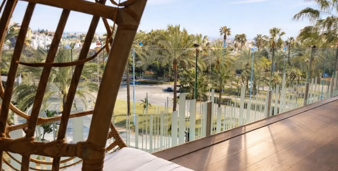 Sale of middle floor apartment in San Pedro de Alcántara 28