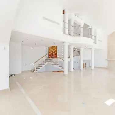 Продажа  отдельно стоящей виллы в Los Almendros