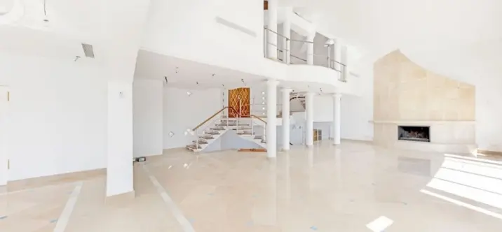 Продажа  отдельно стоящей виллы в Los Almendros 2