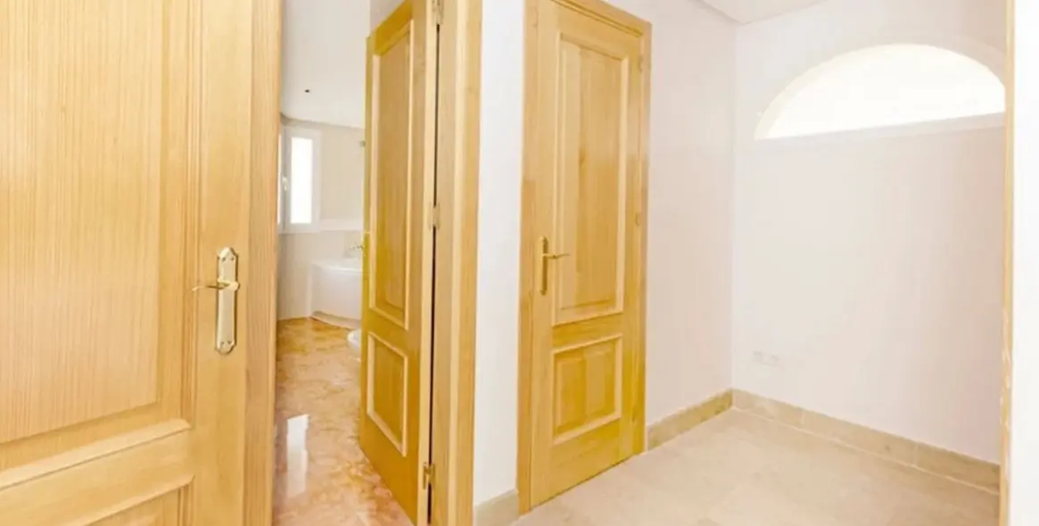 Venta de villa independiente en Los Almendros 33