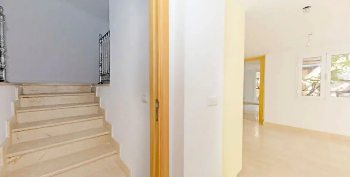 Venta de villa independiente en Los Almendros 36