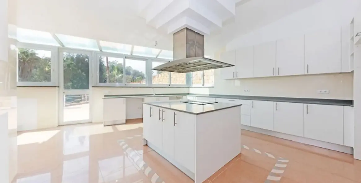 Venta de villa independiente en Los Almendros 44