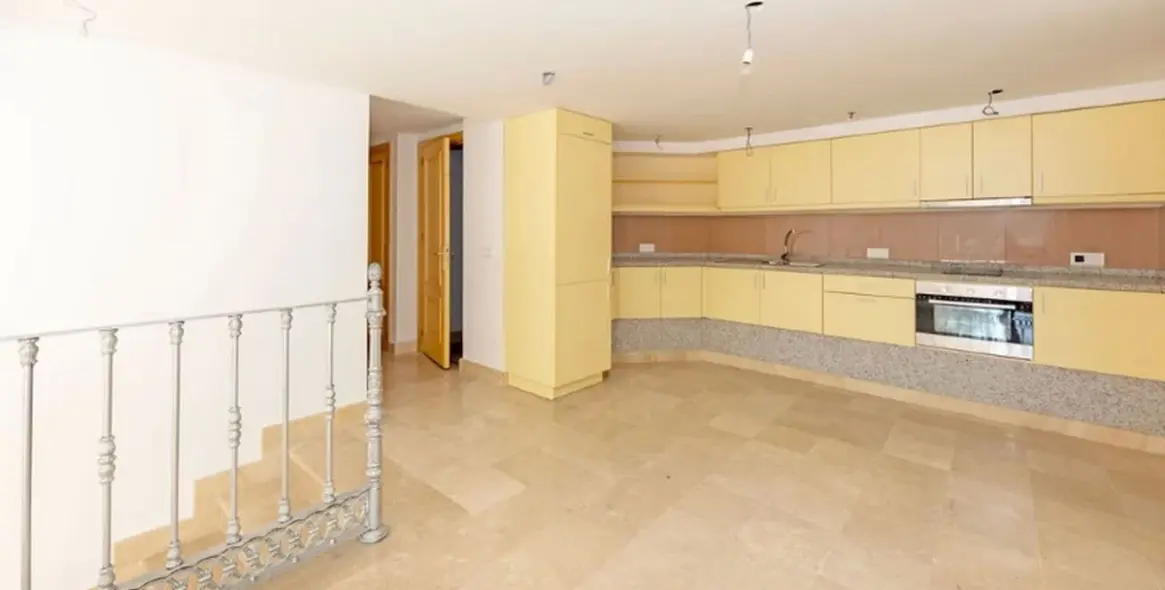 Venta de villa independiente en Los Almendros 45