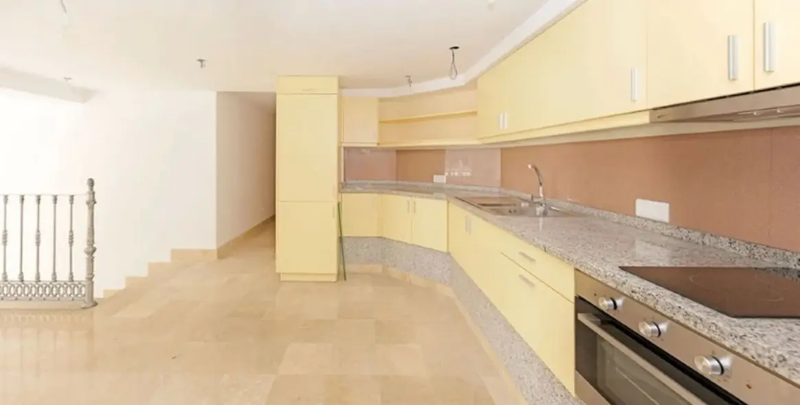 Venta de villa independiente en Los Almendros 46