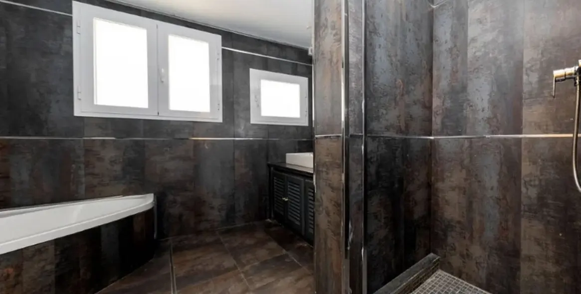 Venta de villa independiente en Los Almendros 53