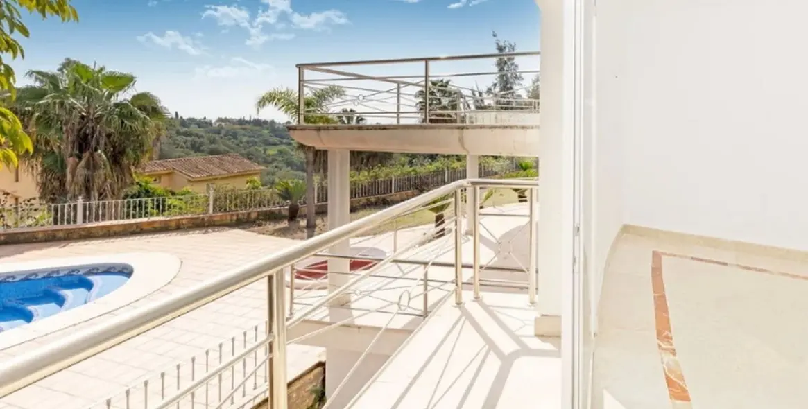 Venta de villa independiente en Los Almendros 60