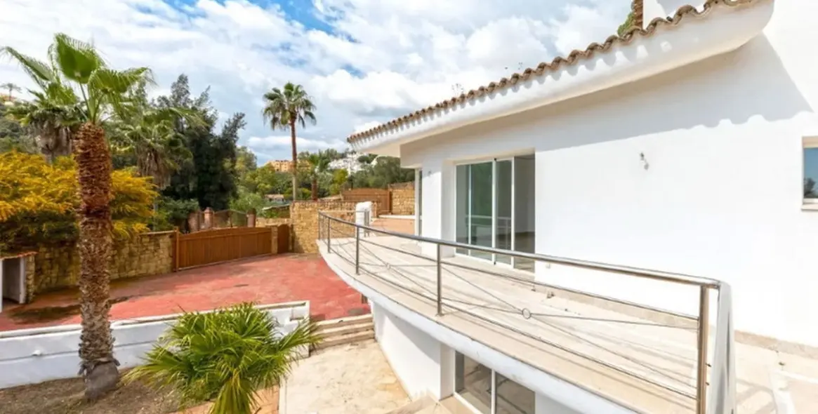 Venta de villa independiente en Los Almendros 64