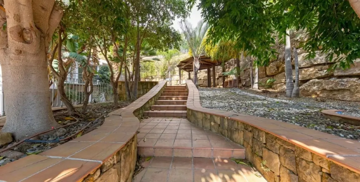 Venta de villa independiente en Los Almendros 68