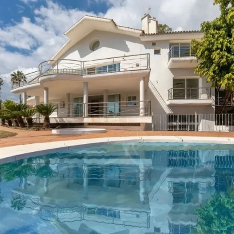 Venta de villa independiente en Los Almendros