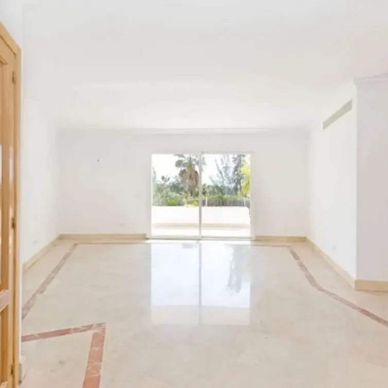 Venta de villa independiente en Los Almendros