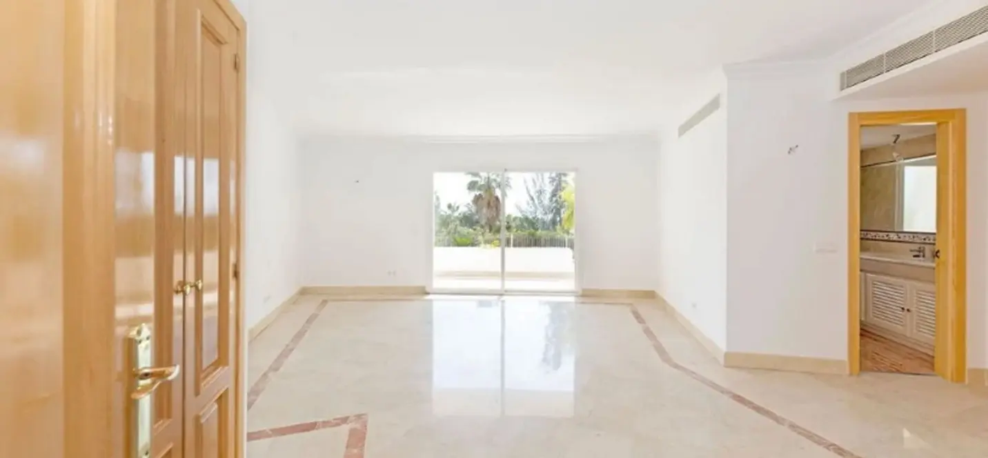 Venta de villa independiente en Los Almendros 4