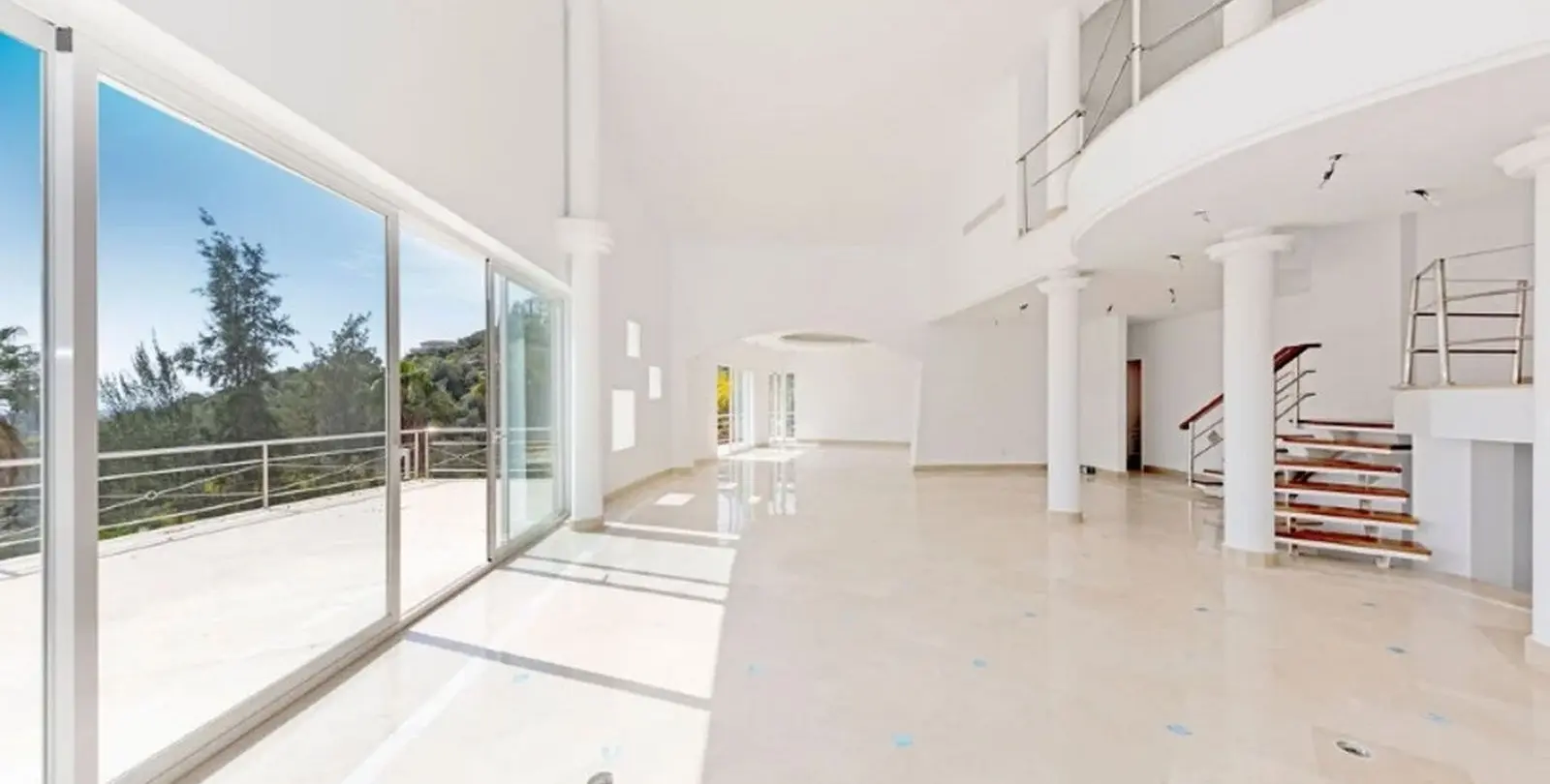 Venta de villa independiente en Los Almendros 11
